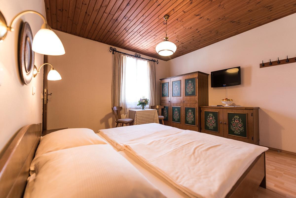 Gasthof Zum Hirschen Burgau Bagian luar foto