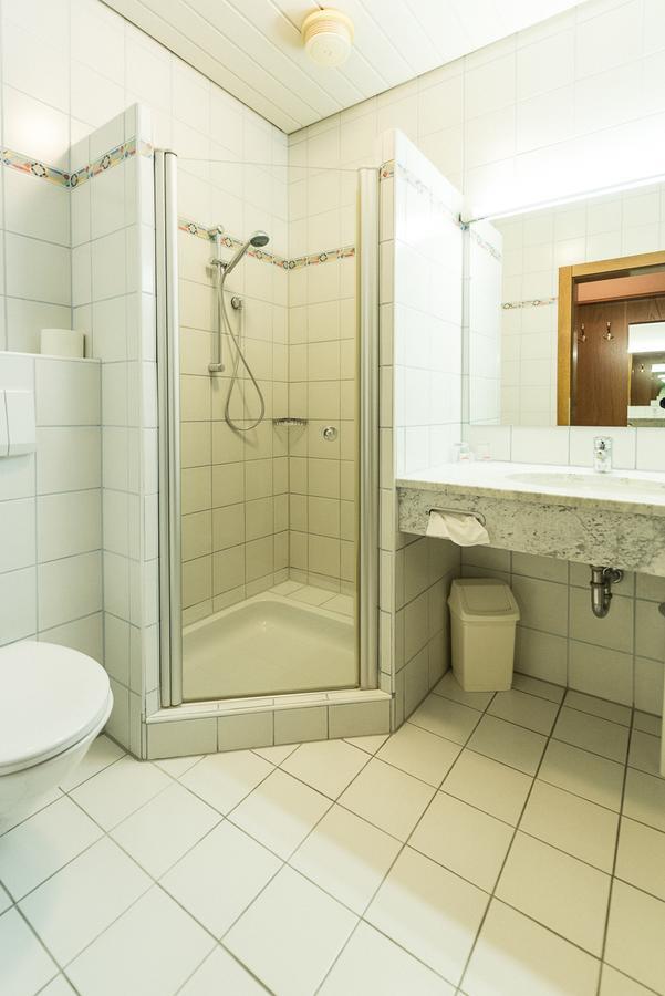 Gasthof Zum Hirschen Burgau Bagian luar foto