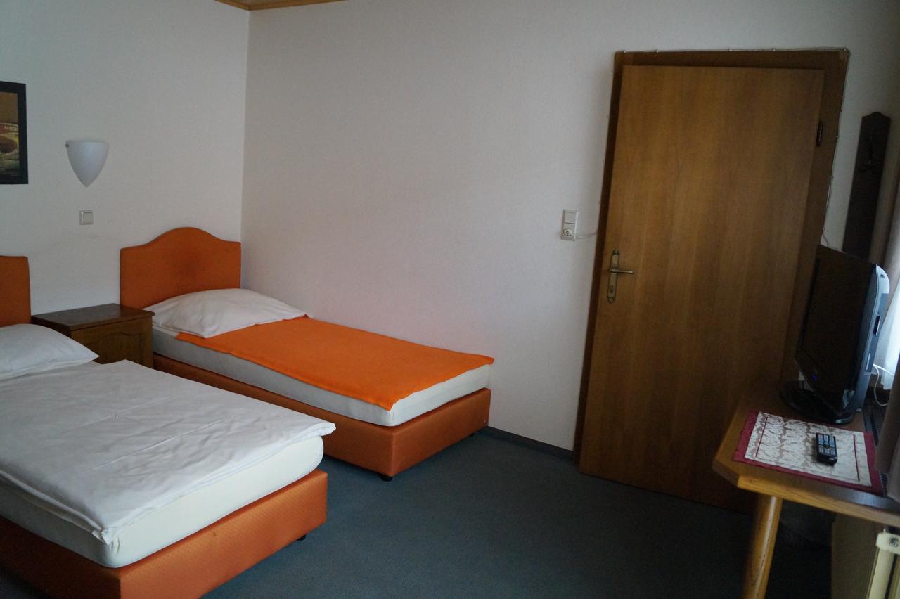 Gasthof Zum Hirschen Burgau Bagian luar foto