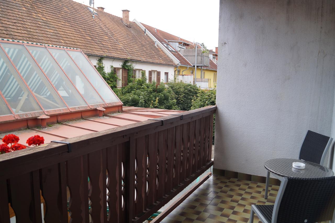 Gasthof Zum Hirschen Burgau Bagian luar foto